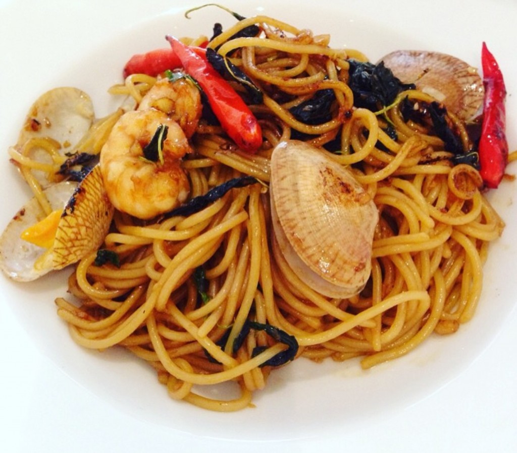 Spicy Thai Spaghetti -- smoking hot, great flavours