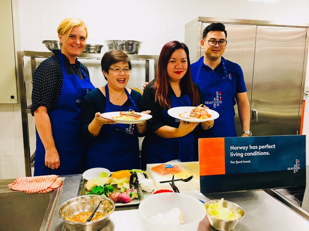 Saying it with Norwegan Fjord Trout -- Ambassador Gunn Jorid Roset, Alice Yong, Jennifer Khoo and Jon Erik