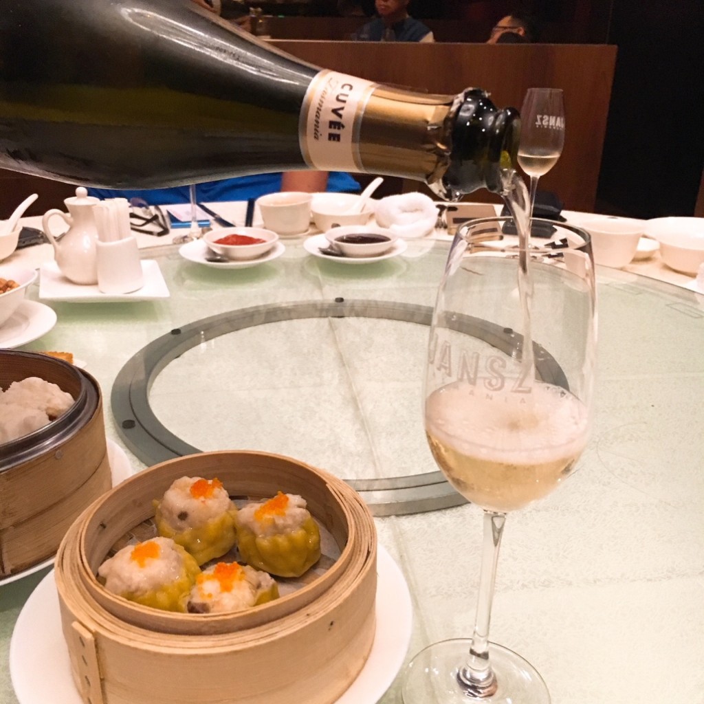 The Jansz Premium Cuvee poured for dimsum at the start