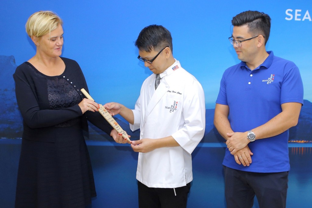 Chef Chua is also presented with a knife by Norwegian Ambassdor Gunn Jorid Roset